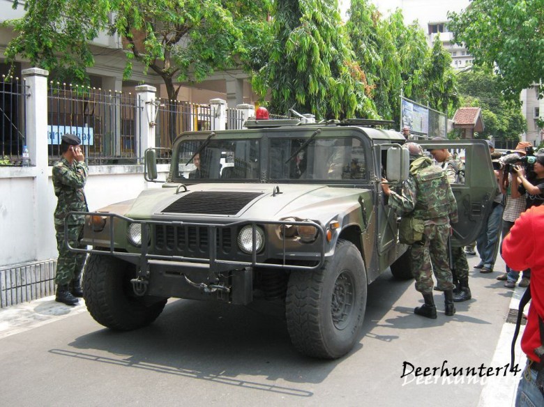 รถทหไาร